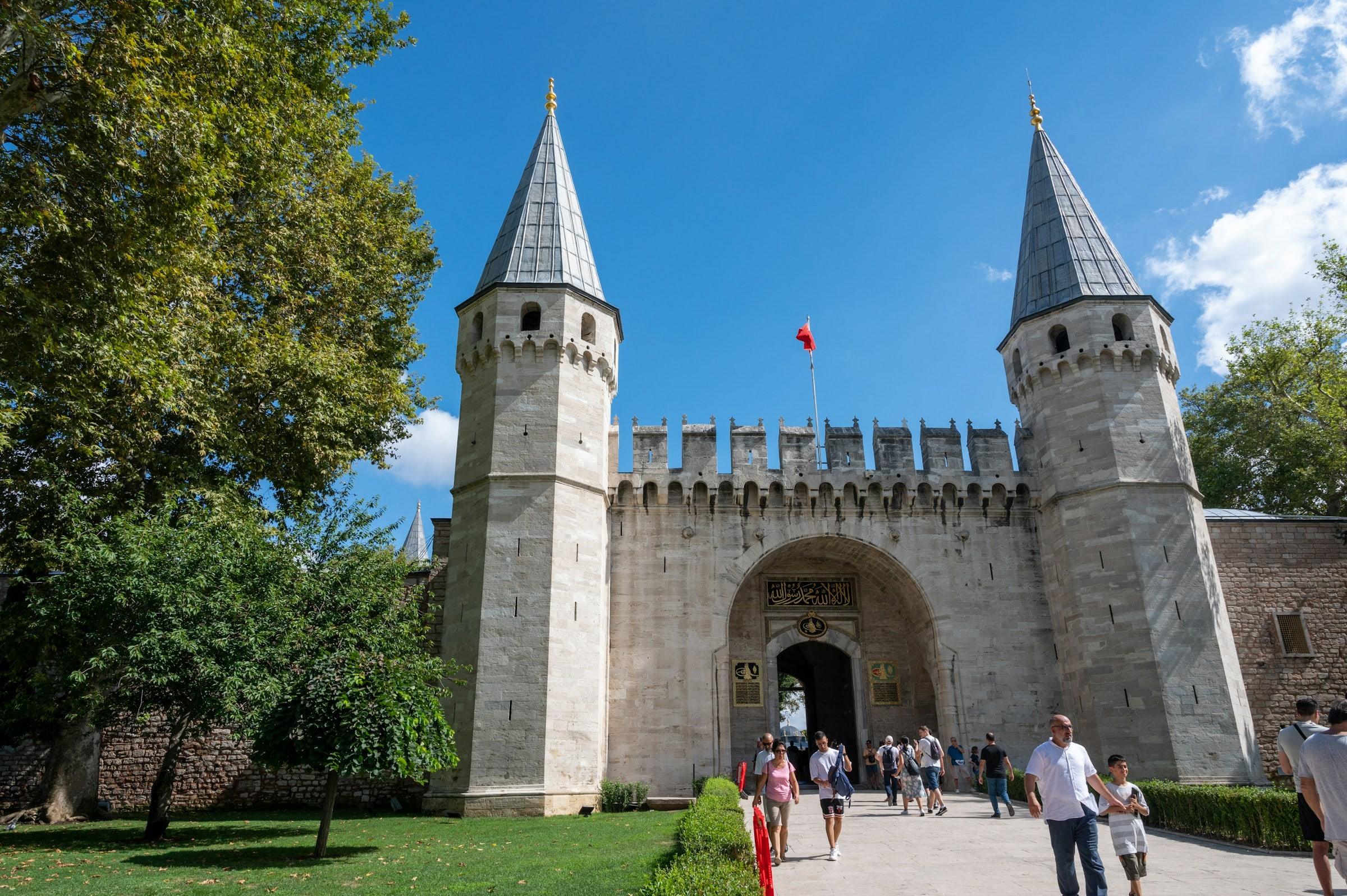 The twin-towered Gate of Salutation, the main entrance to Topkapı Palace